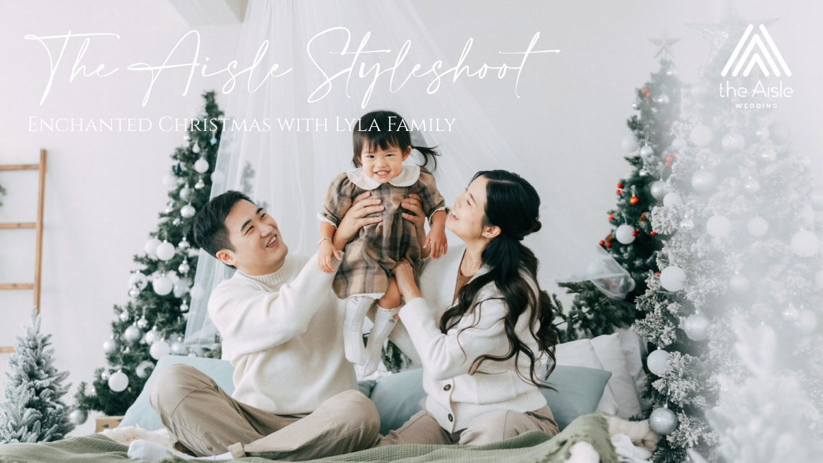 Lyla 一家在 Enchanted Christmas 聖誕場景的家庭合照